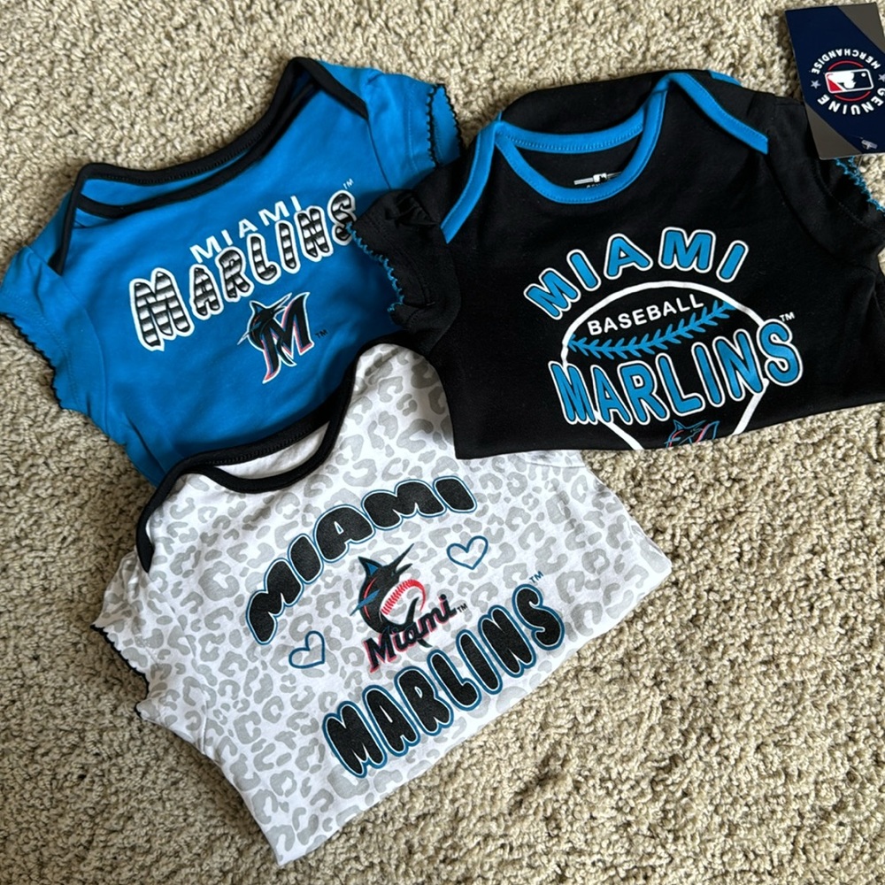 Miami Marlins Onesie Bundle (12 Months) ⚾️